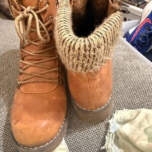 Steve Madden Brown Lace-Up Boots